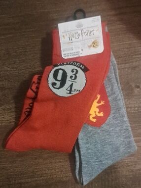 Harry Potter 2-Pack Crew Socks Red & Gray Men Women Unisex Hogwarts New